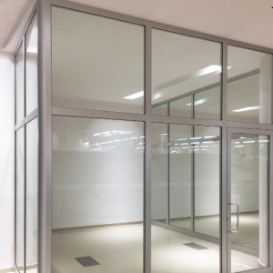 پارتیشن شیشه ای برای محل کار