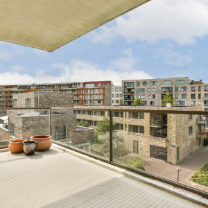 ویژگی های شیشه بالکنی در هنگام خرید