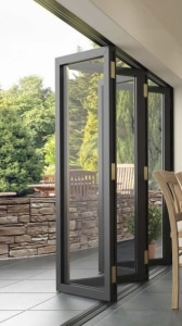 قیمت شیشه بالکن ریلی تاشو