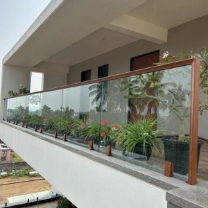 پروفیل شیشه بالکن